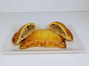 3 Empanadillas de Longaniza y Habas