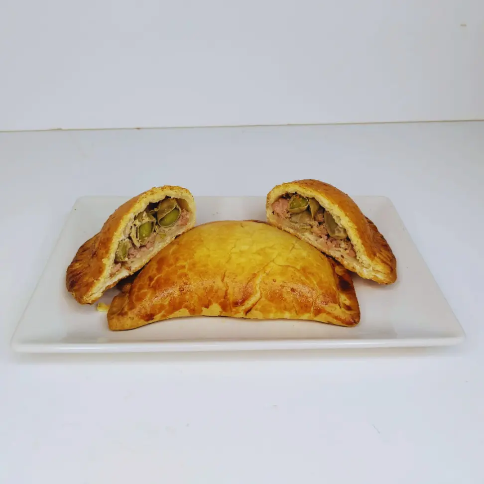 3 Empanadillas de Longaniza y Habas